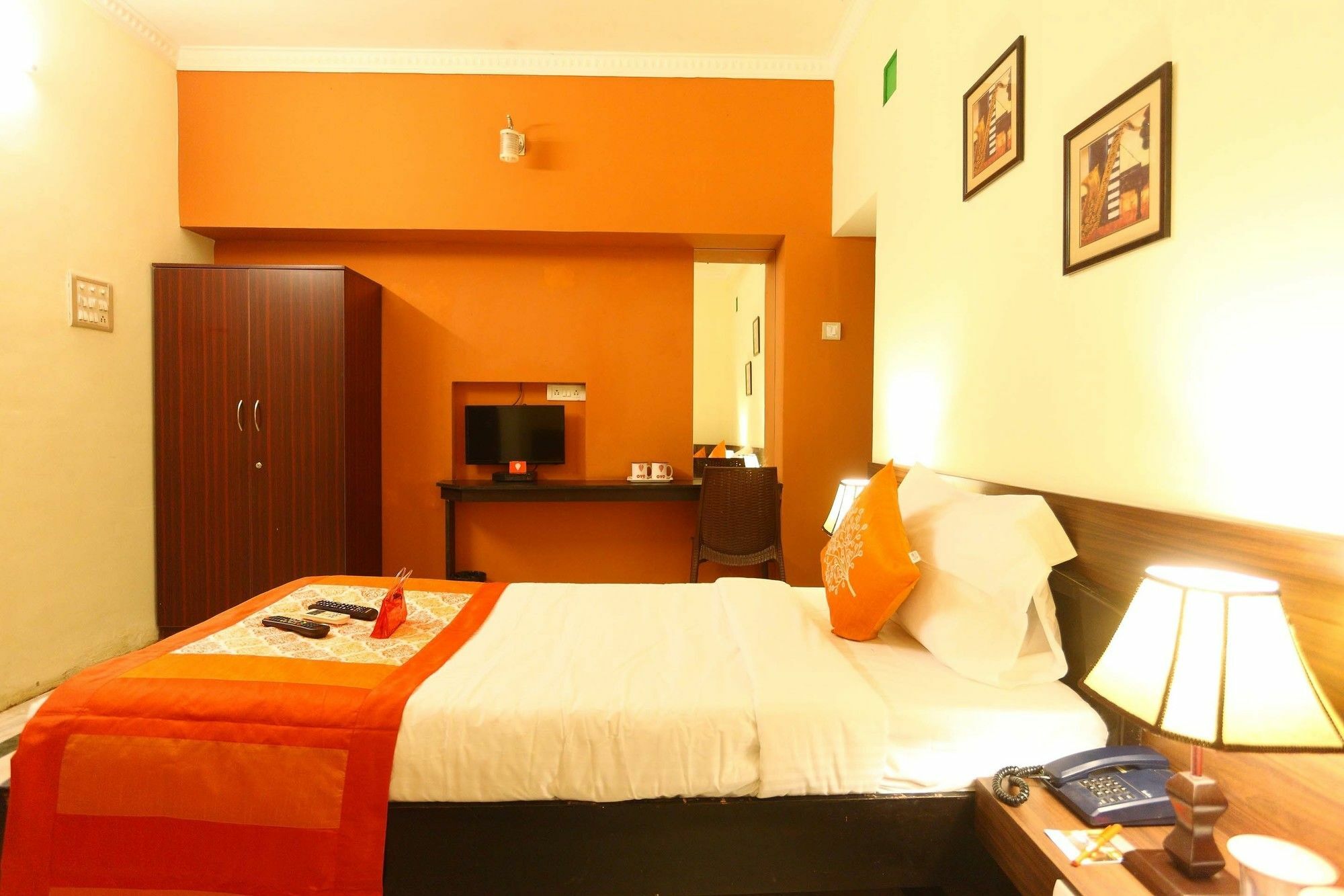 Fabexpress Nestlay Rooms - 100M From Velammal Hall, Moggappair Chennai Eksteriør billede